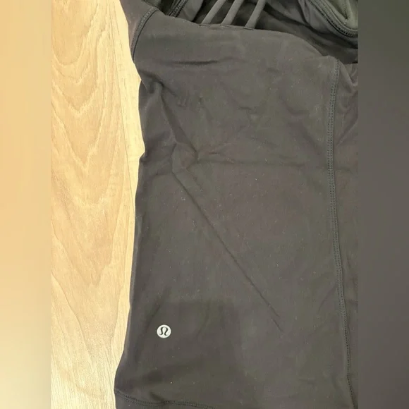Lululemon Tank * Read* - Picture 5 of 7